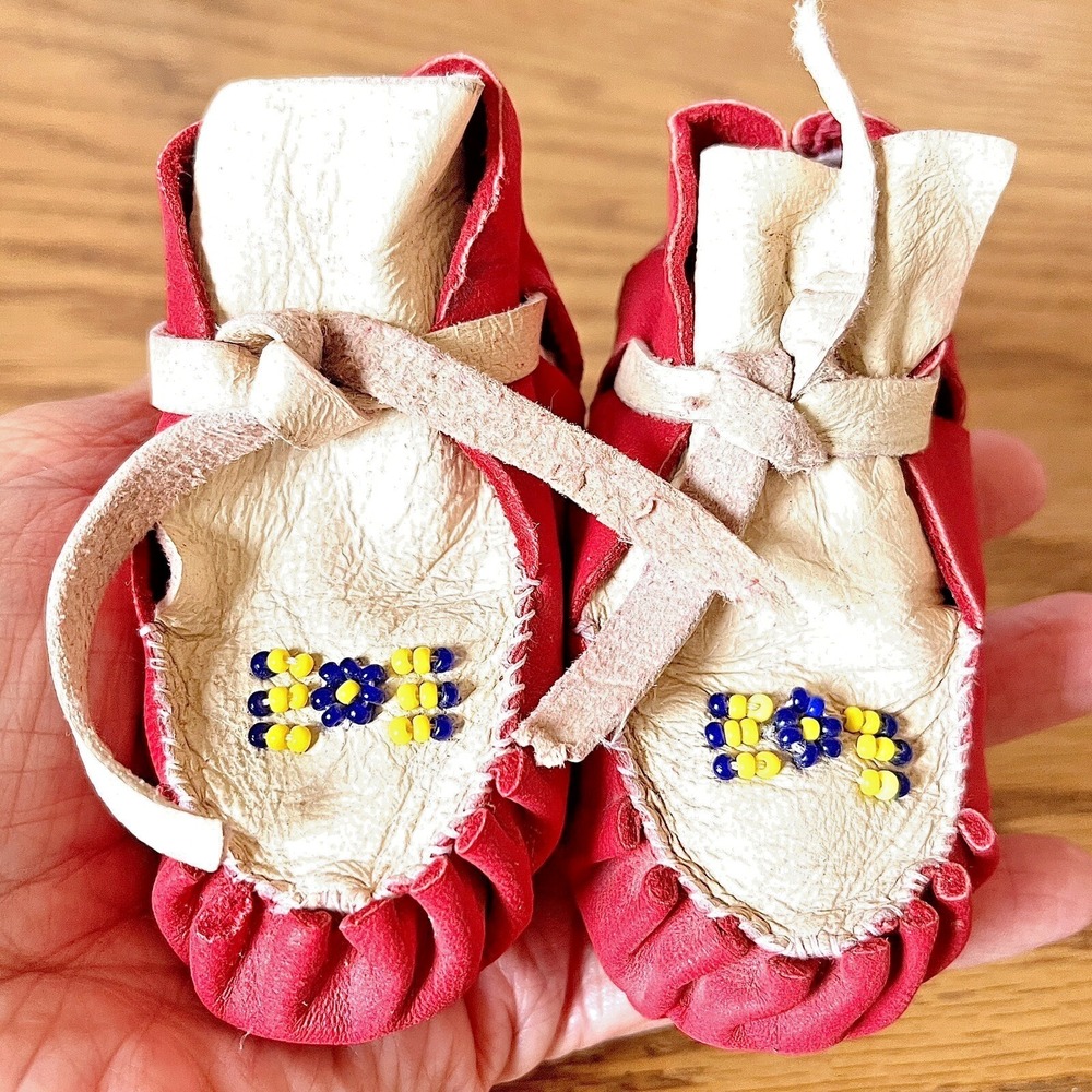 Handmade VTG Navajo Baby Moccasins 50s Deer Skin Leather Sz 0 Beaded Red Booties